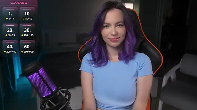 Snapshot of Emberella_ chatting on 10/02/25, 04:14 Emberella online show from 10/02/25, 04:14