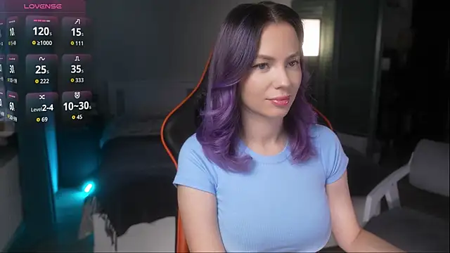 Snapshot of Emberella_ chatting on 10/16/25, 06:47 Emberella online show from 10/16/25, 06:47