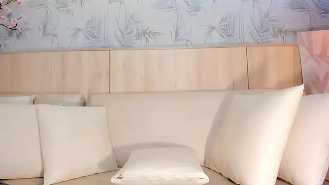 Snapshot of maryevans_ chatting on 09/26/25, 12:20 maryevans online show from 09/26/25, 12:20