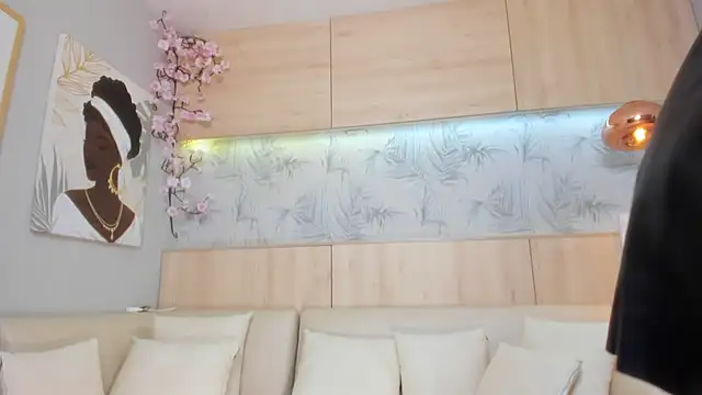 Snapshot of maryevans_ chatting on 10/01/25, 12:44 maryevans online show from 10/01/25, 12:44