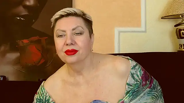 LadyPosh online show from 12/18/24, 10:02