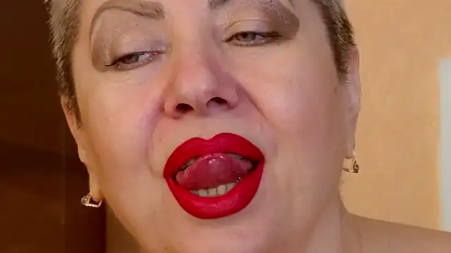 Snapshot of LadyPosh chatting on 11/04/25, 10:31 LadyPosh online show from 11/04/25, 10:31