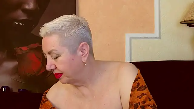 Snapshot of LadyPosh chatting on 12/05/25, 07:21 LadyPosh online show from 12/05/25, 07:21