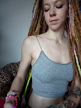 Snapshot of LucidLucy chatting on 09/21/25, 12:40 LucidLucy online show from 09/21/25, 12:40