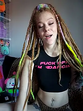 Snapshot of LucidLucy chatting on 10/03/25, 12:35 LucidLucy online show from 10/03/25, 12:35