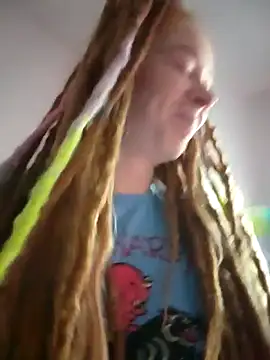 Snapshot of LucidLucy chatting on 10/04/25, 11:52 LucidLucy online show from 10/04/25, 11:52