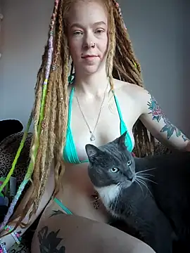 Snapshot of LucidLucy chatting on 10/08/25, 12:25 LucidLucy online show from 10/08/25, 12:25