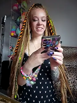 Snapshot of LucidLucy chatting on 10/24/25, 01:51 LucidLucy online show from 10/24/25, 01:51