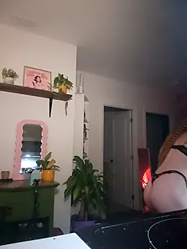 Snapshot of LucidLucy chatting on 10/25/25, 01:57 LucidLucy online show from 10/25/25, 01:57