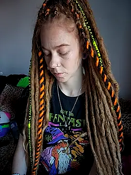 Snapshot of LucidLucy chatting on 10/27/25, 01:37 LucidLucy online show from 10/27/25, 01:37