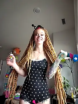 Snapshot of LucidLucy chatting on 11/01/25, 03:36 LucidLucy online show from 11/01/25, 03:36