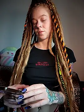 Snapshot of LucidLucy chatting on 11/02/25, 12:51 LucidLucy online show from 11/02/25, 12:51