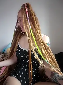 Snapshot of LucidLucy chatting on 11/26/25, 04:08 LucidLucy online show from 11/26/25, 04:08