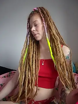 Snapshot of LucidLucy chatting on 12/15/25, 02:10 LucidLucy online show from 12/15/25, 02:10