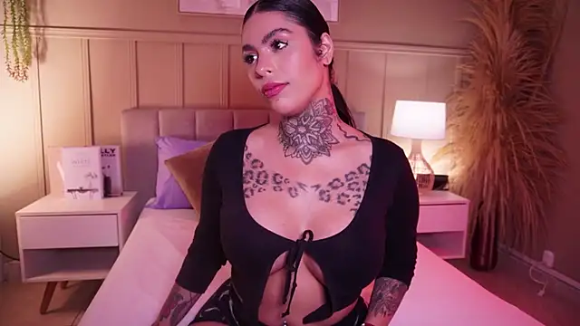curvyliciousss online show from 07/06/26, 05:48