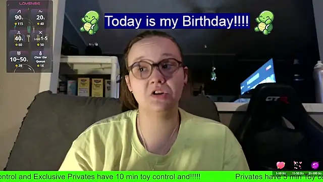 Snapshot of ZeTurtleMaster chatting on 09/26/25, 02:26 ZeTurtleMaster online show from 09/26/25, 02:26