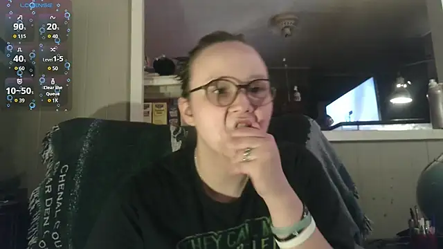 Snapshot of ZeTurtleMaster chatting on 11/23/25, 01:16 ZeTurtleMaster online show from 11/23/25, 01:16