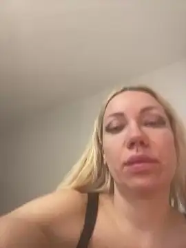 Snapshot of SofiaJoy chatting on 05/29/26, 11:30 SofiaJoy online show from 05/29/26, 11:30
