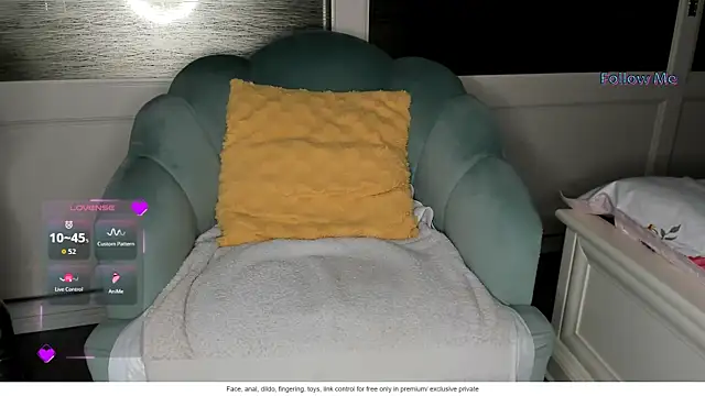 Snapshot of bigkiss4u_carla chatting on 07/20/26, 12:18 bigkiss4u carla online show from 07/20/26, 12:18