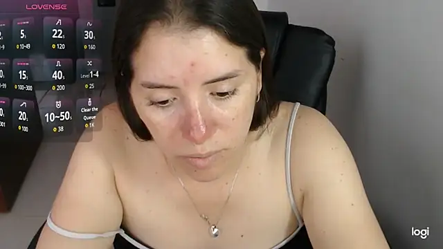 Snapshot of spicey_latina chatting on 05/02/26, 04:56 spicey latina online show from 05/02/26, 04:56