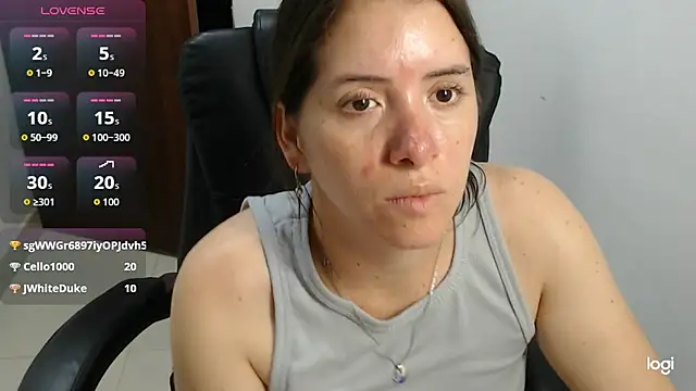 Snapshot of spicey_latina chatting on 05/27/26, 01:57 spicey latina online show from 05/27/26, 01:57