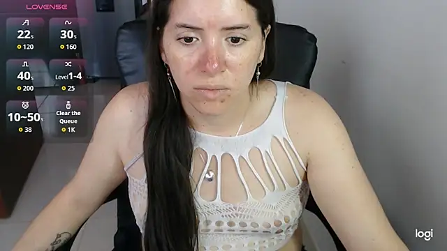Snapshot of spicey_latina chatting on 06/11/26, 06:17 spicey latina online show from 06/11/26, 06:17