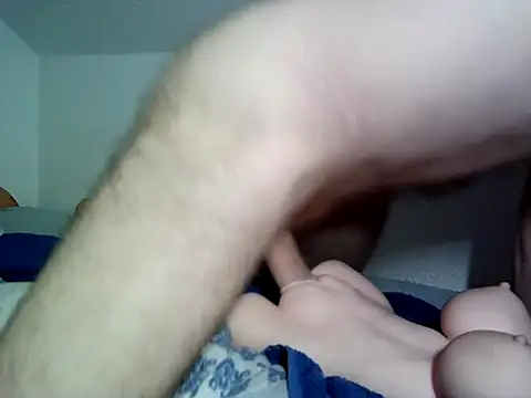 Snapshot of mopa81 chatting on 03/12/25, 11:12 mopa81 online show from 03/12/25, 11:12