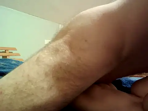 Snapshot of mopa81 chatting on 11/13/25, 07:57 mopa81 online show from 11/13/25, 07:57