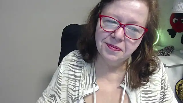 Adelewildx online show from 03/18/25, 07:19