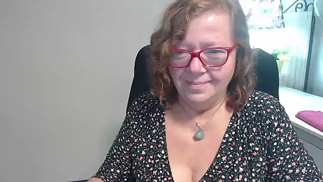 Adelewildx online show from 09/11/25, 02:44