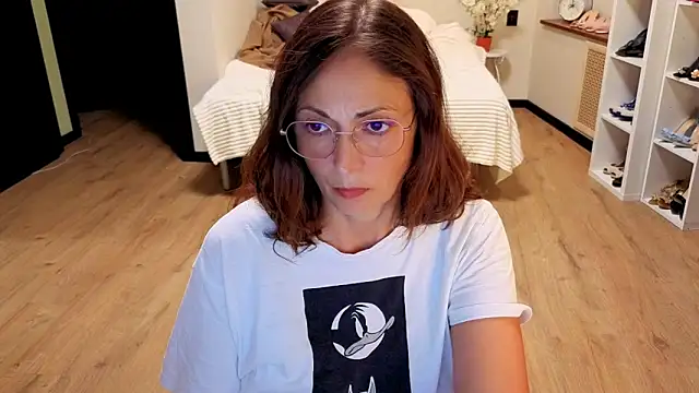 CaringSophie online show from 06/05/26, 05:29