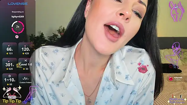 Snapshot of KerryCandy_Girl chatting on 12/16/25, 06:29 KerryCandy Girl online show from 12/16/25, 06:29