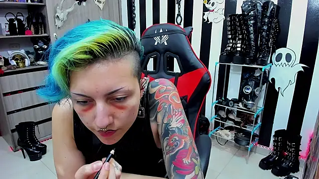 Snapshot of Mistress_Yelena chatting on 02/07/25, 09:26 Mistress Yelena online show from 02/07/25, 09:26