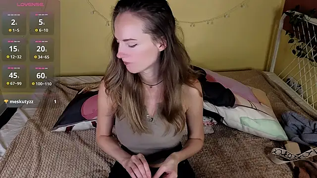 Snapshot of SuchArt_ chatting on 09/24/25, 03:37 SuchArt online show from 09/24/25, 03:37