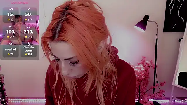 Snapshot of AnnieGOld_ chatting on 12/14/24, 12:44 AnnieGOld online show from 12/14/24, 12:44