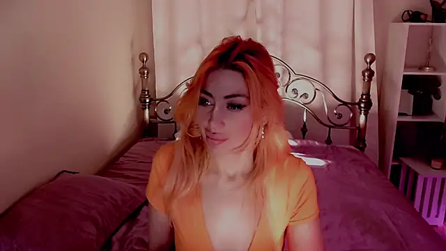 Snapshot of AnnieGOld_ chatting on 12/23/24, 03:29 AnnieGOld online show from 12/23/24, 03:29