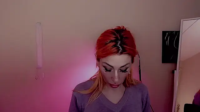 Snapshot of AnnieGOld_ chatting on 12/27/24, 08:45 AnnieGOld online show from 12/27/24, 08:45