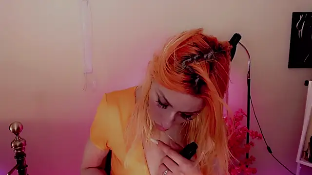 Snapshot of AnnieGOld_ chatting on 12/28/24, 02:11 AnnieGOld online show from 12/28/24, 02:11