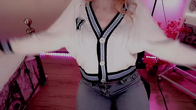 Snapshot of AnnieGOld_ chatting on 01/16/25, 10:02 AnnieGOld online show from 01/16/25, 10:02