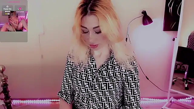 Snapshot of AnnieGOld_ chatting on 02/22/25, 11:03 AnnieGOld online show from 02/22/25, 11:03