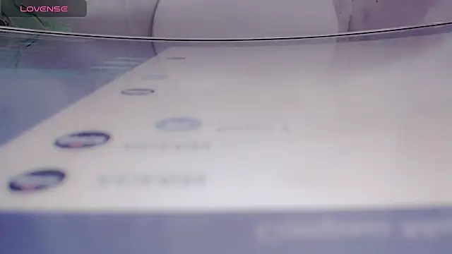 Snapshot of AnnieGOld_ chatting on 10/20/25, 07:14 AnnieGOld online show from 10/20/25, 07:14