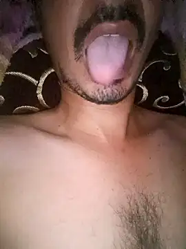 Snapshot of dreamtoungelick69 chatting on 10/22/25, 01:17 dreamtoungelick69 online show from 10/22/25, 01:17