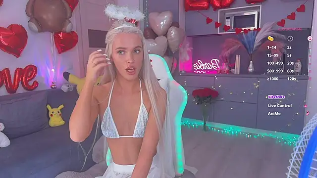 Snapshot of mikkixmeow chatting on 02/15/25, 10:00 mikkixmeow online show from 02/15/25, 10:00