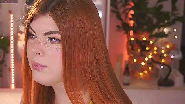 Snapshot of Ffoxyflame chatting on 10/28/25, 12:25 Ffoxyflame online show from 10/28/25, 12:25