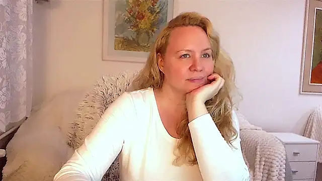 Sarah4you online show from 12/31/24, 03:31