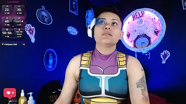 girl intense444 online show from 10/31/25, 12:50