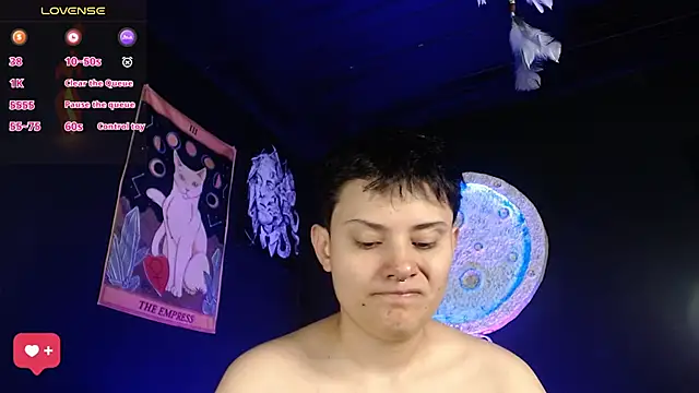 girl intense444 online show from 11/25/25, 12:49