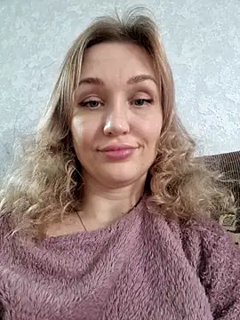 ModelEva online show from 03/19/25, 12:45