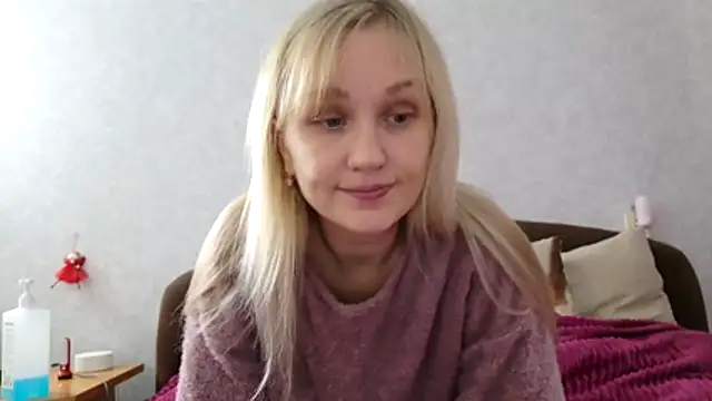 ModelEva online show from 10/21/25, 09:32