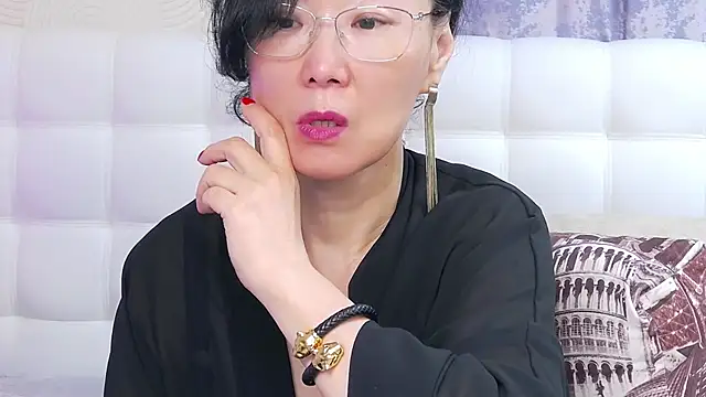 Asian legs online show from 10/27/25, 09:13